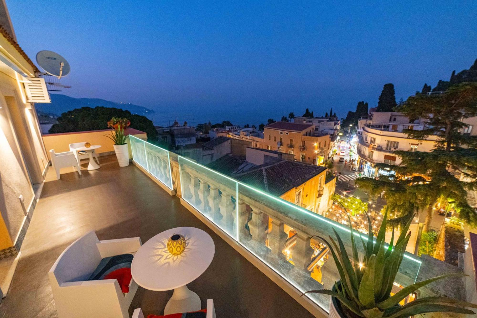 La Terrazza Di Porta Messina Hotel ตาออร์มินา ภายนอก รูปภาพ
